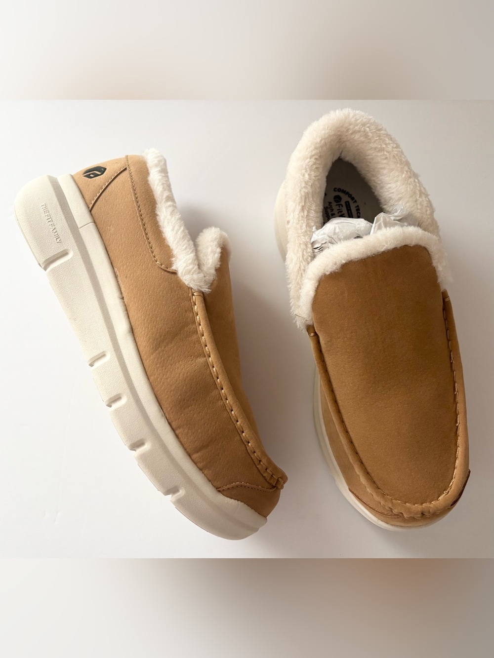 Fitville Women’s 10 EW Arch and Heel Support Cozy Lined Slippers